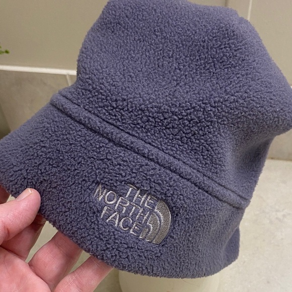 The North Face Men's Dark Gray Fleece Hat - Picture 6 of 6